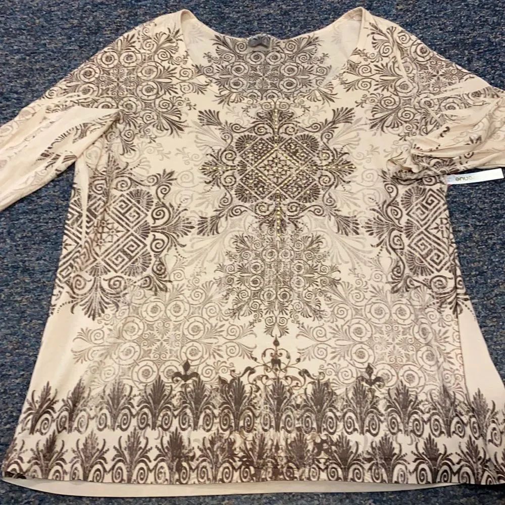 Avenue Bedazzled Tee sz. 18/20 NWT